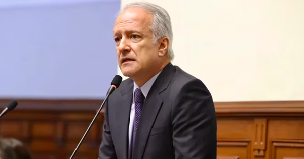 Hernando Guerra García dice que "hay que abrir más la Mesa Directiva": "Respeto mucho a Waldemar Cerrón"