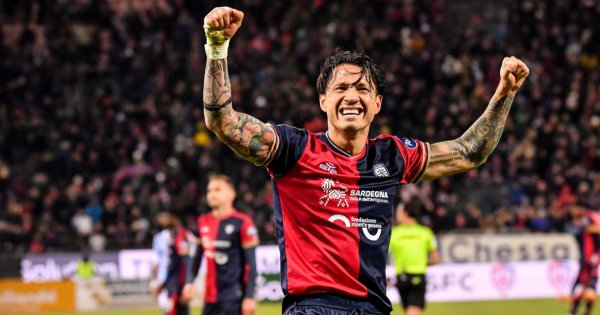 Gianluca Lapadula presente en los dorsales revelados por el Cagliari para la temporada 2024/25