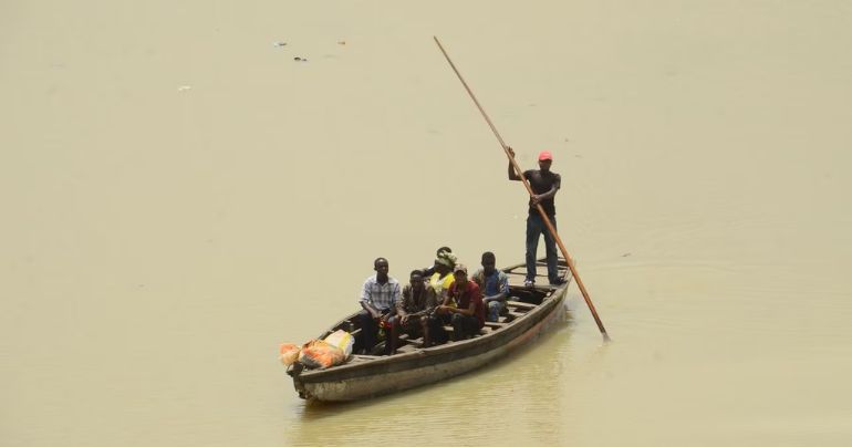 Naufragio de embarcación en Nigeria deja 15 niños fallecidos