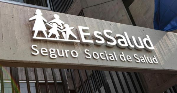 Portada: Comas: EsSalud informa que se rectificó el error de la paciente que figuraba como fallecida en el sistema