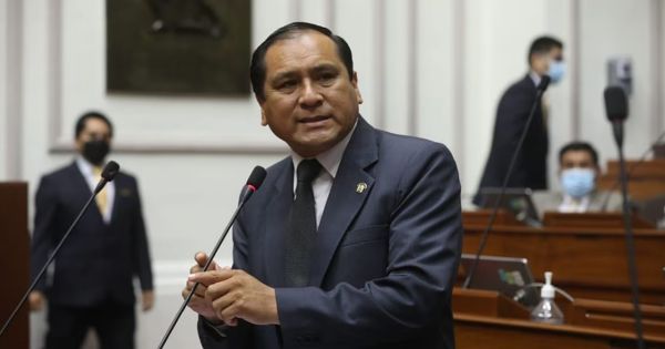 Portada: Vocero de Perú Libre sobre 'Bloque Democrático': "No estoy de acuerdo con toda la lista"