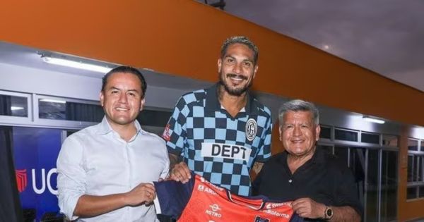 Paolo Guerrero: presentación oficial hoy como nuevo delantero de la Universidad César Vallejo