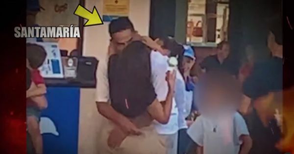 Portada: ¿Anderson Santamaría conquistó a Tefi Valenzuela?: futbolista es captado besando a 'chica Tulum'