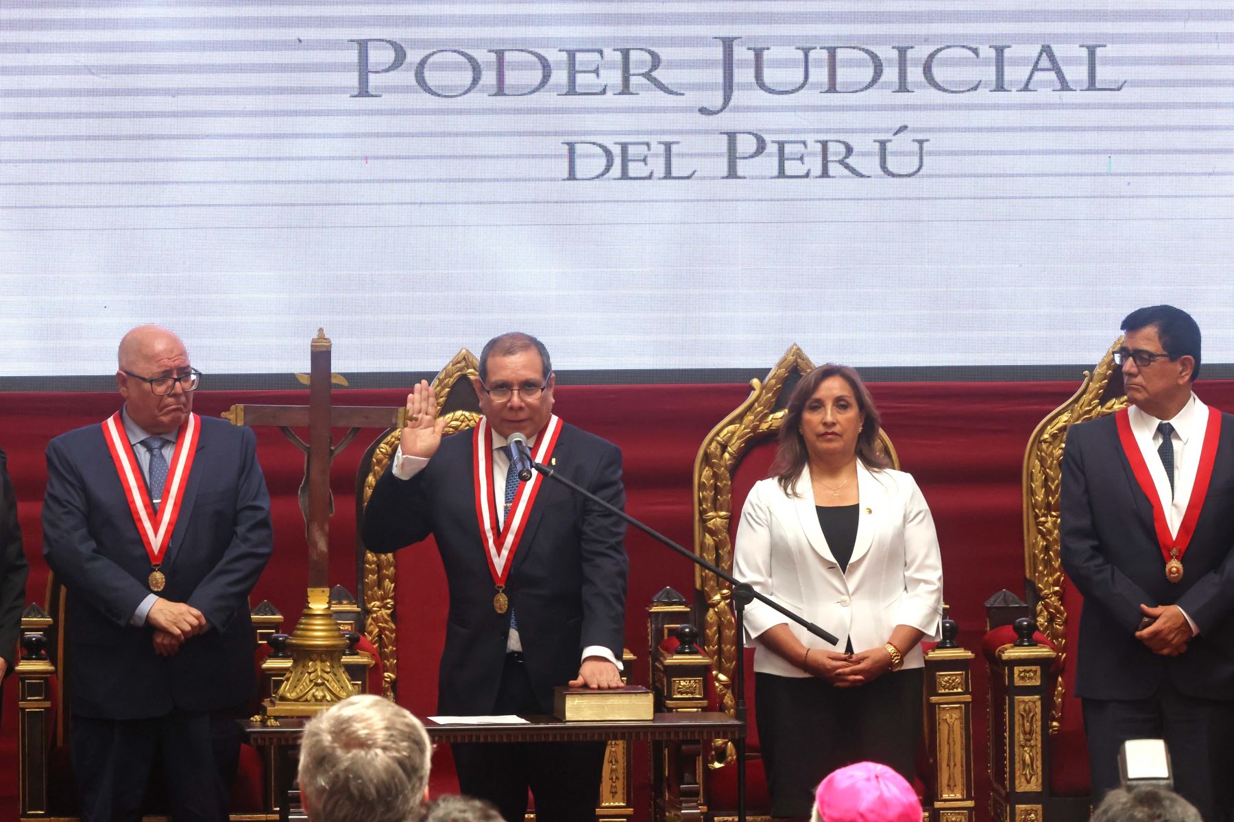 Portada: Javier Arévalo asume como presidente del Poder Judicial