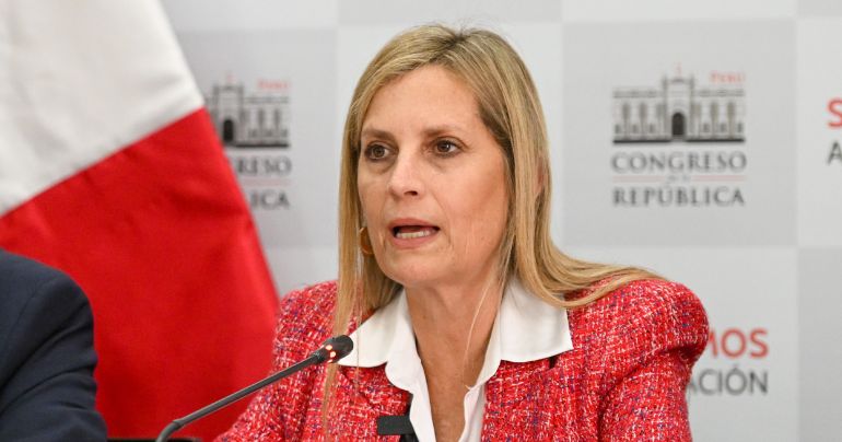 Maricarmen Alva a AMLO: “Es una vergüenza, es un presidente cómico”