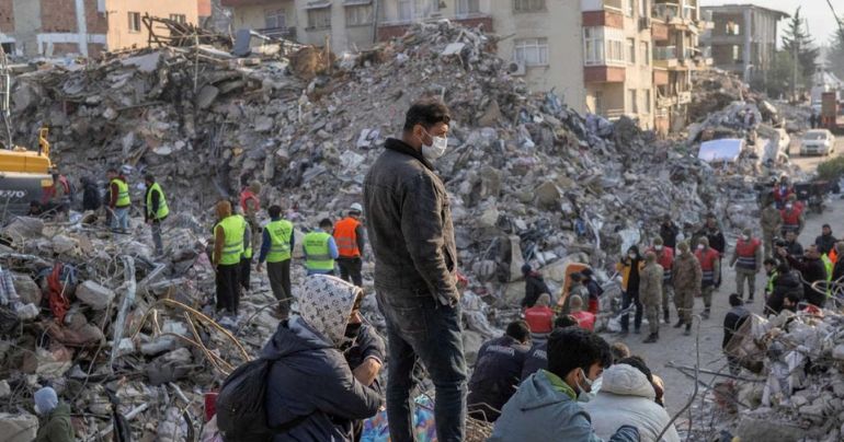 Portada: Más de 130 heridos en Siria por el nuevo terremoto con epicentro en Turquía
