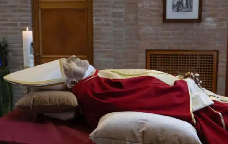 Benedicto XVI tendrá funeral papal, pero con "adaptaciones"