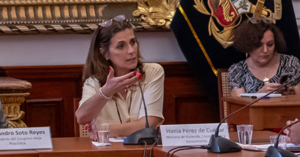 Ministra Hania Pérez de Cuéllar revela que compró réplica de reloj Rolex en China