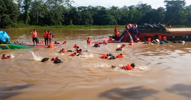 Ucayali: embarcación de la PNP colisionó en el río Tamaya causando cinco heridos y un oficial desaparecido