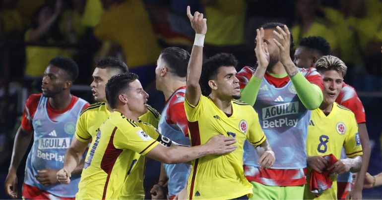 Luis Díaz pasó de la oscuridad a la claridad: con sus dos goles, Colombia revirtió el marcador y venció a Brasil
