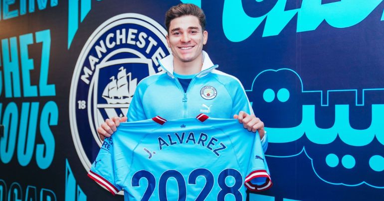 Julián Álvarez renueva con el Manchester City hasta 2028