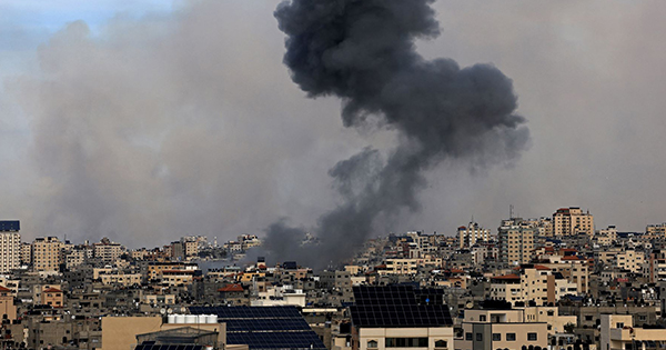 Encuentran en el sur de Israel a 1,500 cuerpos de supuestos militantes de Hamás