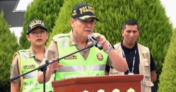 Portada: Policías dejarán labor de escritorio para patrullar las calles, anuncia comandante Jorge Angulo