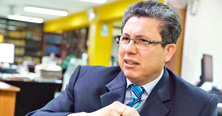 Portada: Excanciller Rodríguez Mackay dice que "ningún indocumentado venezolano debería ingresar al Perú"