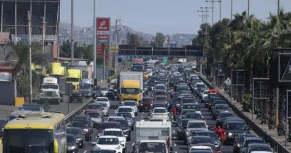 Semana Santa: vehículos formaron cola de 13 km a la salida de Lima hacia el sur