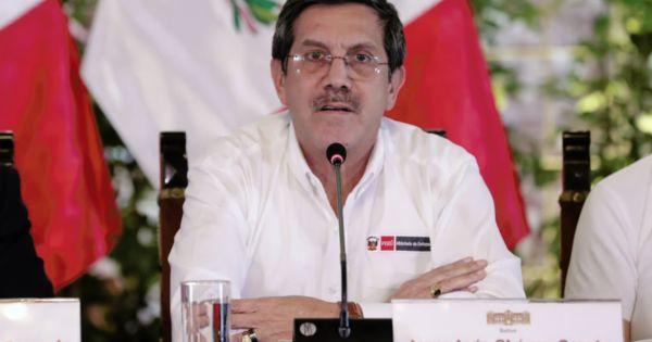 Gobierno anula permiso de viaje al ministro Jorge Chávez Cresta