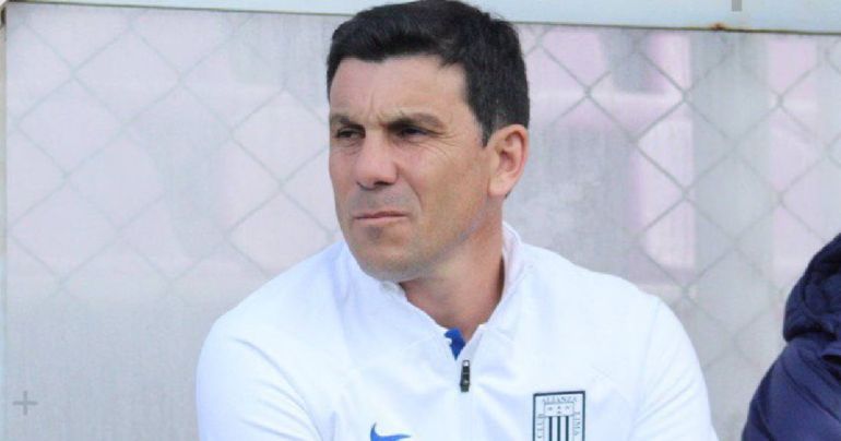 Portada: Mauricio Larriera hizo un mea culpa tras igualar con la 'U': "El rival fue superior por los errores del entrenador"