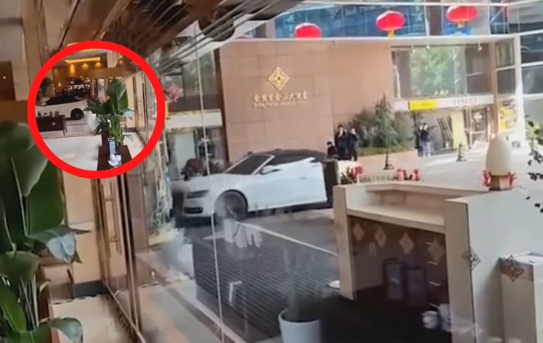 China: hombre estrella su auto de lujo contra hotel como venganza tras sufrir robo