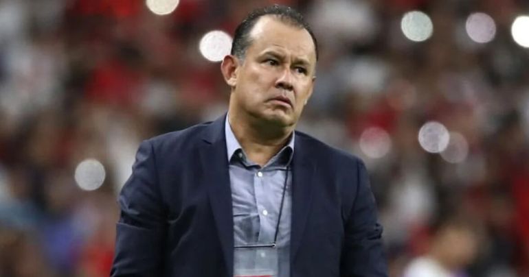 Portada: Juan Reynoso rompió su silencio tras su salida de la selección peruana: "Para mí, el fútbol es el presente"