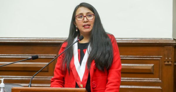 Vladimir Cerrón acusa a Ruth Luque de pedir ministerios por encargo de Verónika Mendoza