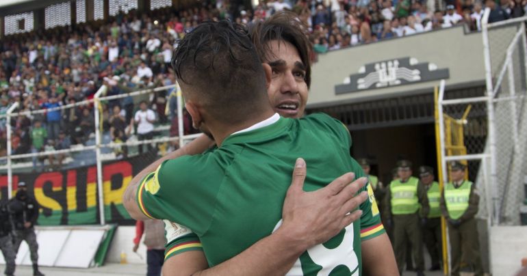 Portada: Perú vs. Bolivia: Marcelo Martins lloró al momento de cantar el himno de su país
