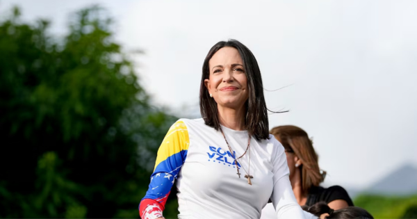 Portada: María Corina Machado anuncia una marcha masiva contra el fraude electoral de Nicolás Maduro