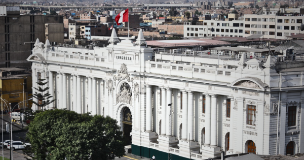 Portada: Congreso aprobó el retorno a la bicameralidad: ¿qué funciones tendrán la Cámara de Diputados y el Senado?