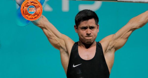 Portada: Juegos Panamericanos Santiago 2023: Luis David Bardalez logró medalla de bronce en levantamiento de pesas