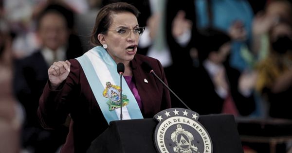 La presidenta de Honduras planea construir una cárcel para 2.000 pandilleros en una isla