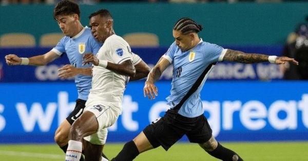 Uruguay venció 3-1 a Panamá y lidera el Grupo C de la Copa América