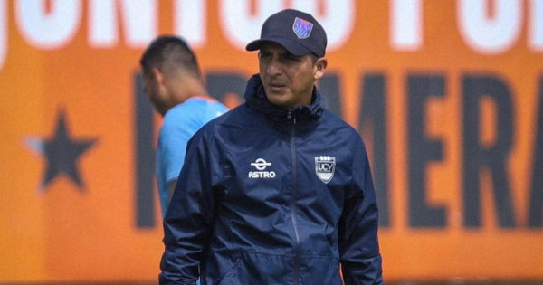 'Chicho' Salas deja de ser técnico de César Vallejo ante posible llegada de Christian Cueva