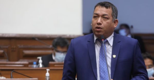 Portada: Darwin Espinoza denunciará ante la Fiscalía a Maricarmen Alva por presunto tráfico de influencias