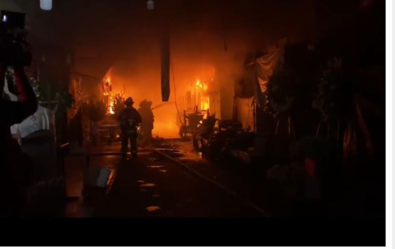 Rímac: incendio consume locales del mercado de Flores Santa Rosa