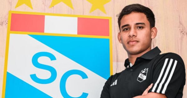 Jhilmar Lora tras su renovación con Sporting Cristal: "Muy feliz de continuar en mi casa"