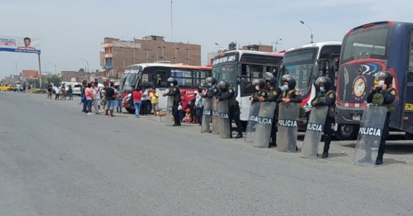 Portada: Paro de transportistas: diversos gremios del sector, así como de construcción civil y estudiantes participarán