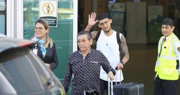 Portada: 'Canchita' Gonzáles ya está en Lima y mañana será presentado en la 'Noche' Crema