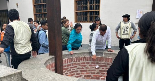 Santa Rosa de Lima: devotos llegan al pozo de los deseos para dejar sus cartas