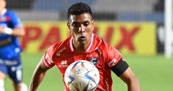 Portada: Paolo Hurtado no va más en Cienciano: "Ya no pertenece al club"