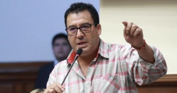 Portada: Edwin Martínez a Alejandro Soto: "Debería tomar conciencia y poner su cargo a disposición"