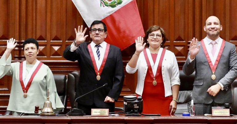 Portada: Vicepresidenta del Congreso: "Asumo el cargo en un momento clave para nuestro país"