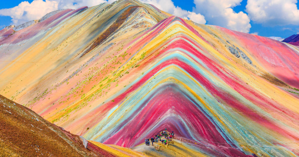 Portada: Montaña de Siete Colores: “No existe cobro” a turistas para ingreso a atractivo natural, advierte Gecetur