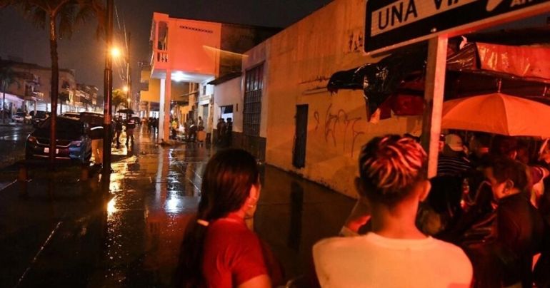 Portada: Ataque armado deja 10 muertos en Guayaquil, principal puerto de Ecuador