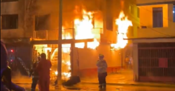 San Borja: se registra gran incendio en edificio entre avenidas Canadá y Aviación