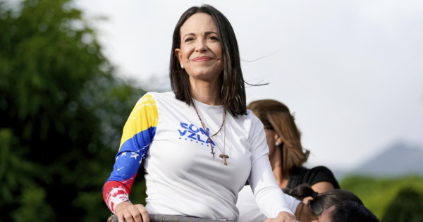 Portada: María Corina Machado convoca a movilización contra dictador Nicolás Maduro en España