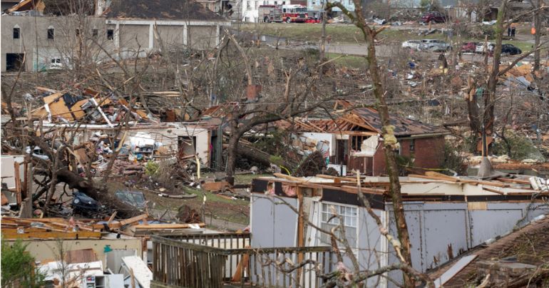 Estados Unidos: se registran 18 muertos por tornados y tormentas que azotaron el país