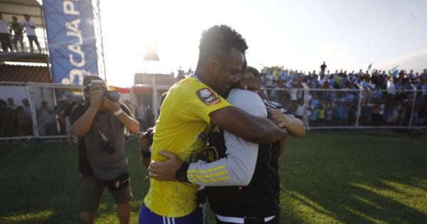 Sporting Cristal, la fuerza ganadora, es el nuevo líder del Clausura: sobre el final venció 3-2 a Atlético Grau