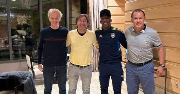 Selección peruana: Juan Reynoso se reunió con Luis Advíncula en Argentina