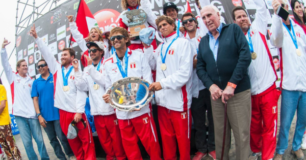 Perú se coronó campeón mundial de surf por equipos