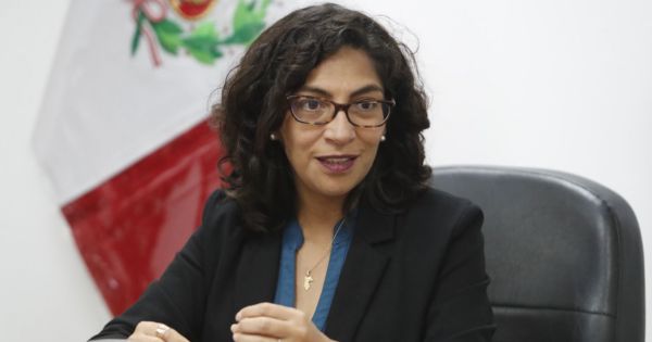 Portada: Ministra Leslie Urteaga: "La presidenta Dina Boluarte no ha mentido, yo veo paz"