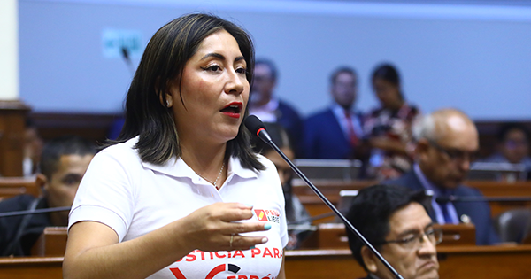 Portalatino dice que Congreso está “haciendo la chamba del Ejecutivo” para justificar aumento de sueldo para legisladores